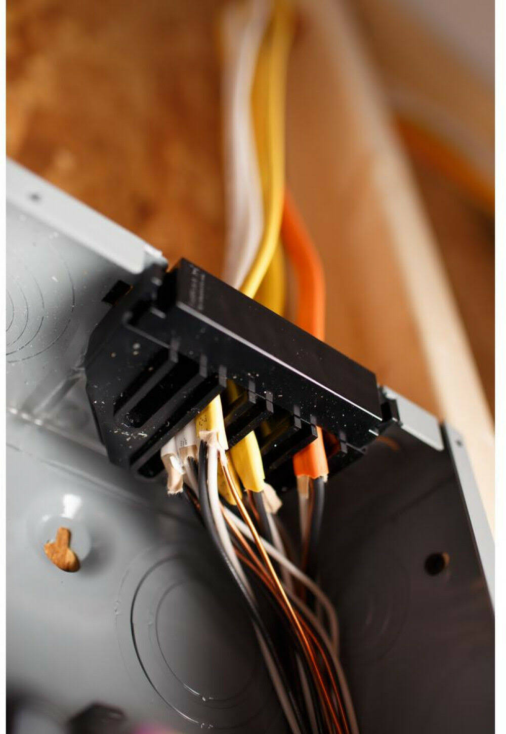 200A 60-Circuit 30-Space Indoor Main Breaker Load Center N524