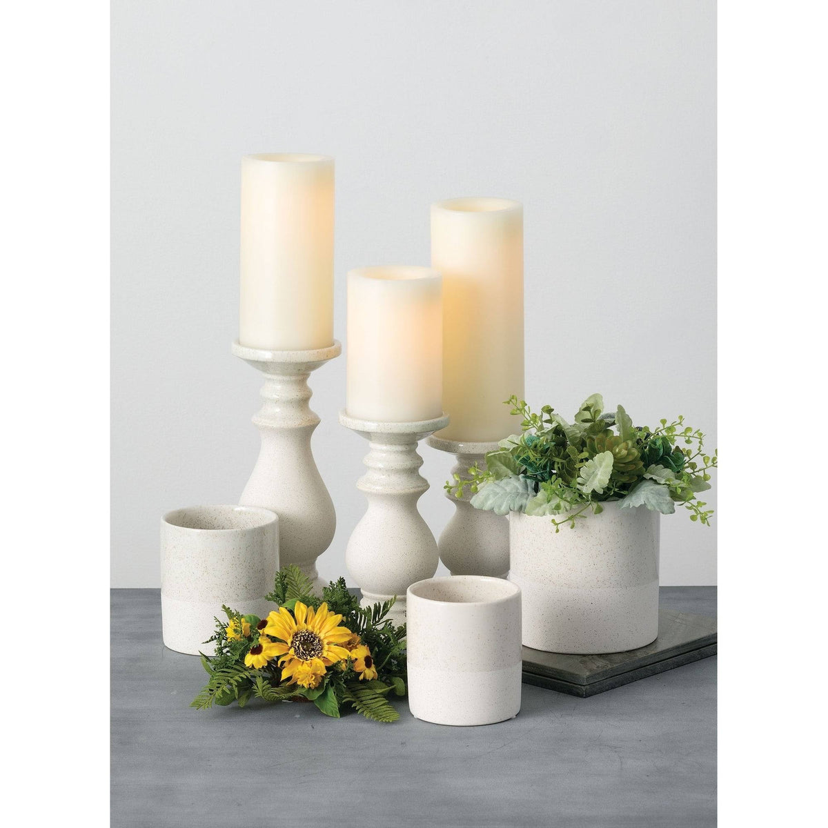 Set of 3 White Pillar Candle Holders Y868