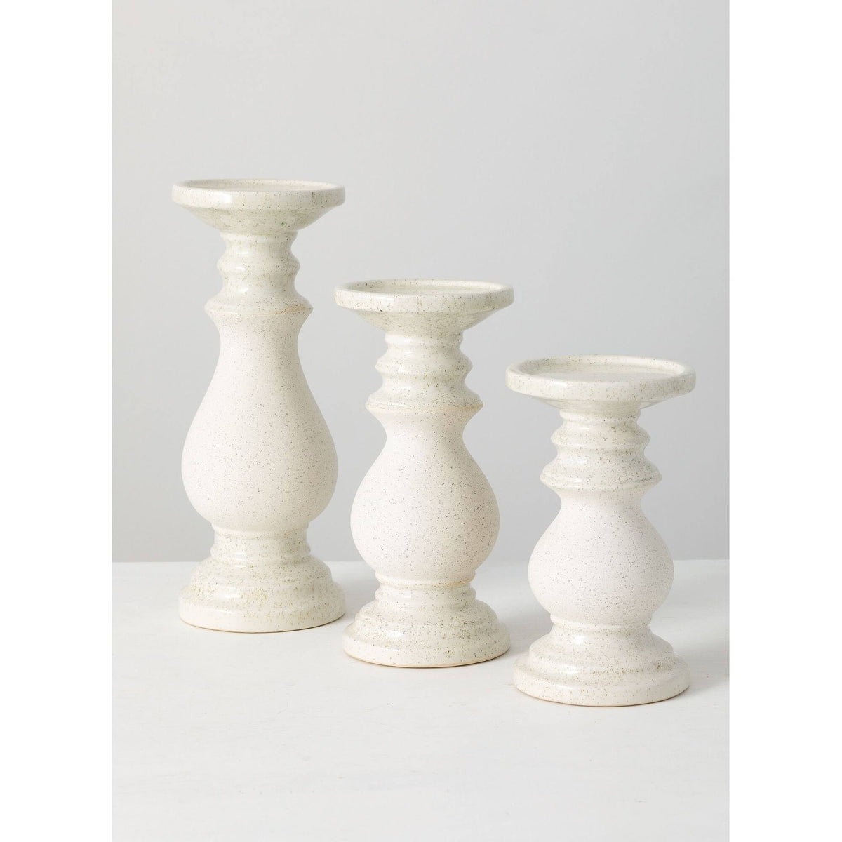 Set of 3 White Pillar Candle Holders Y868