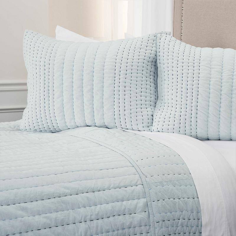 King Quilt in White L2145