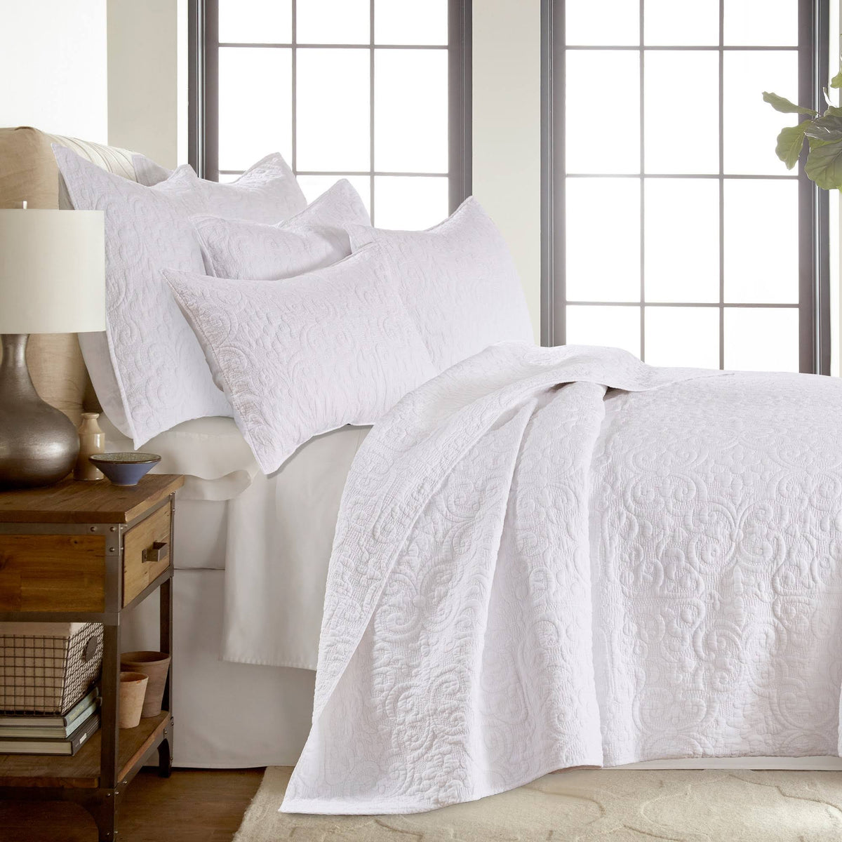 White Reversible King Quilt K9274