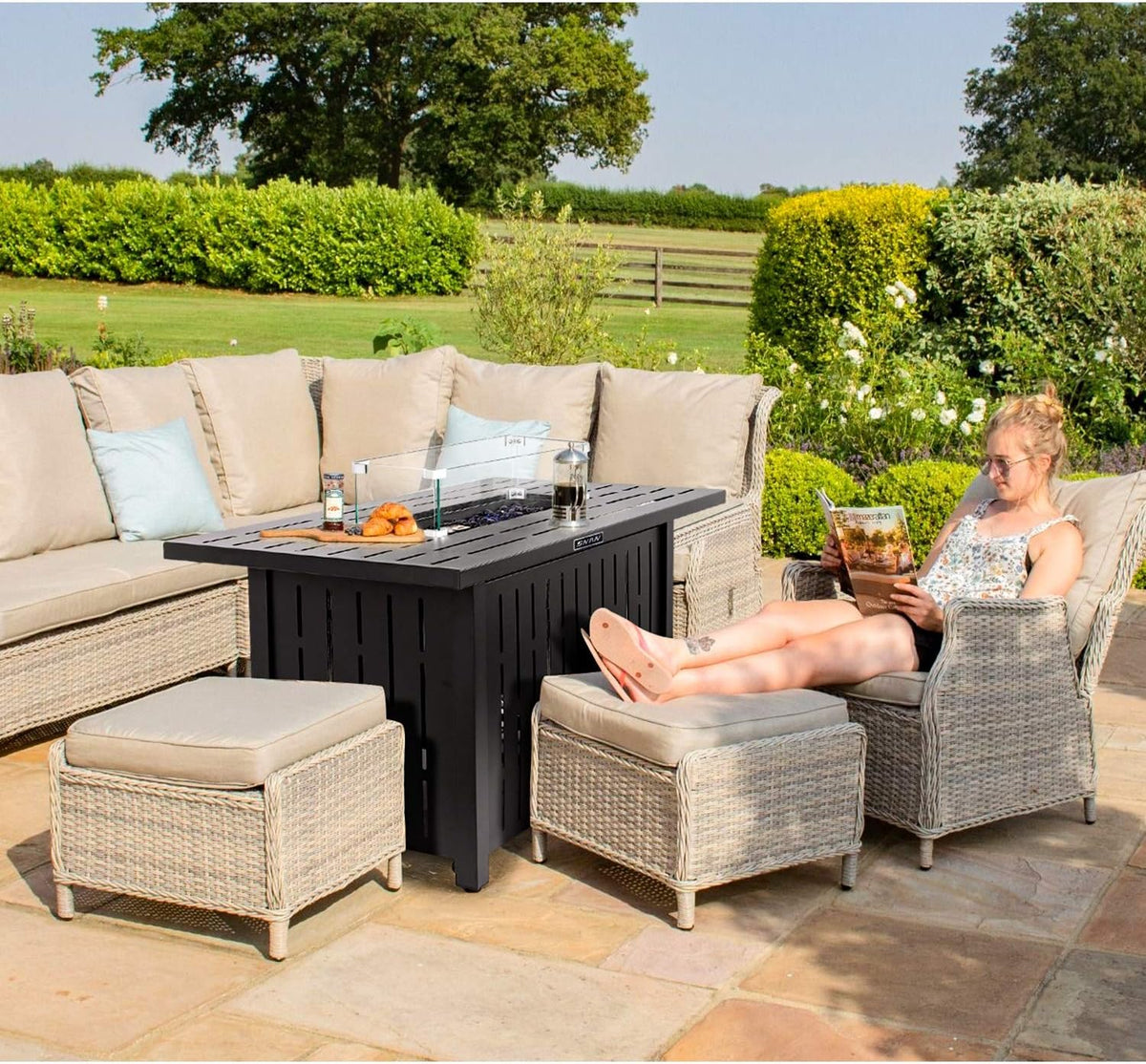 43in Outdoor Propane Gas Fire Pit Table with Glass Wind Guard, Glass Rock, Waterproof Cover Q537