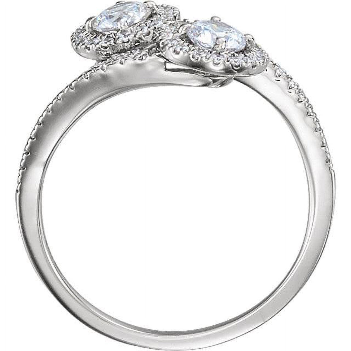 14k White Gold Diamond Halo Ring Z128906