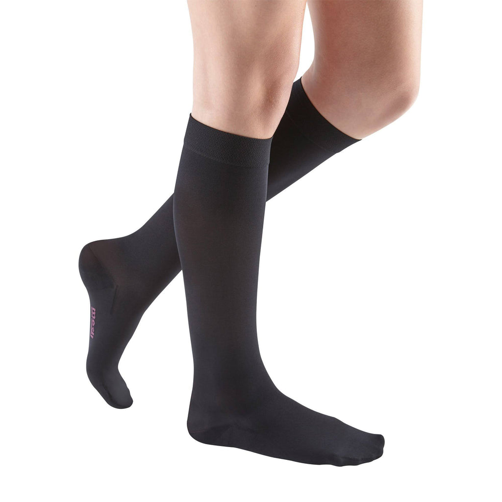 20-30 mmHg Calf High Closed-Toe Compression Stockings A627