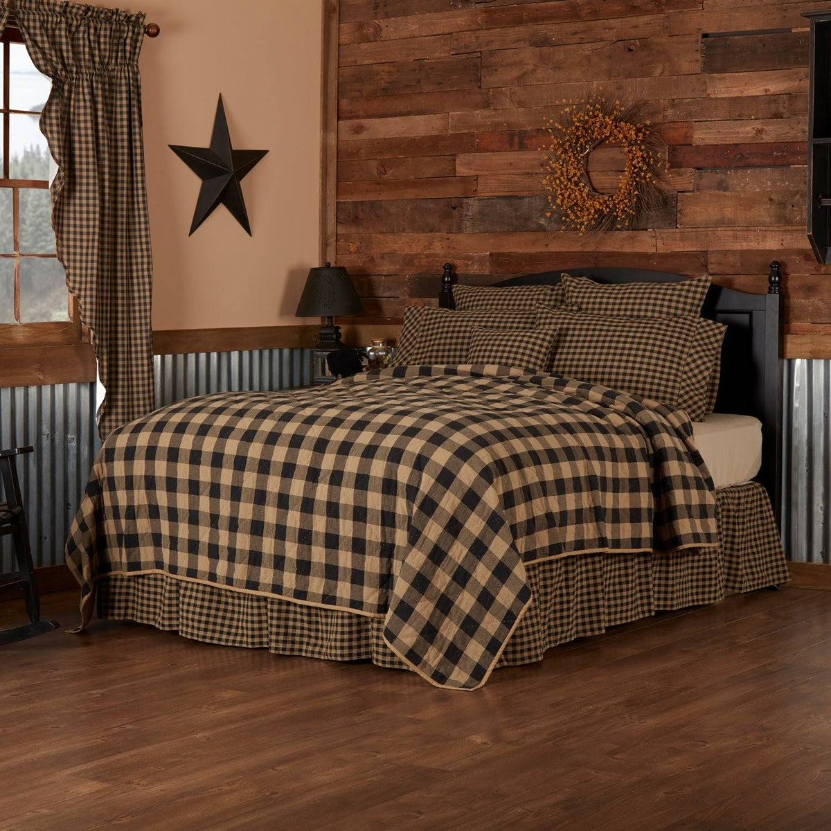 Black Check California King Quilt S650140